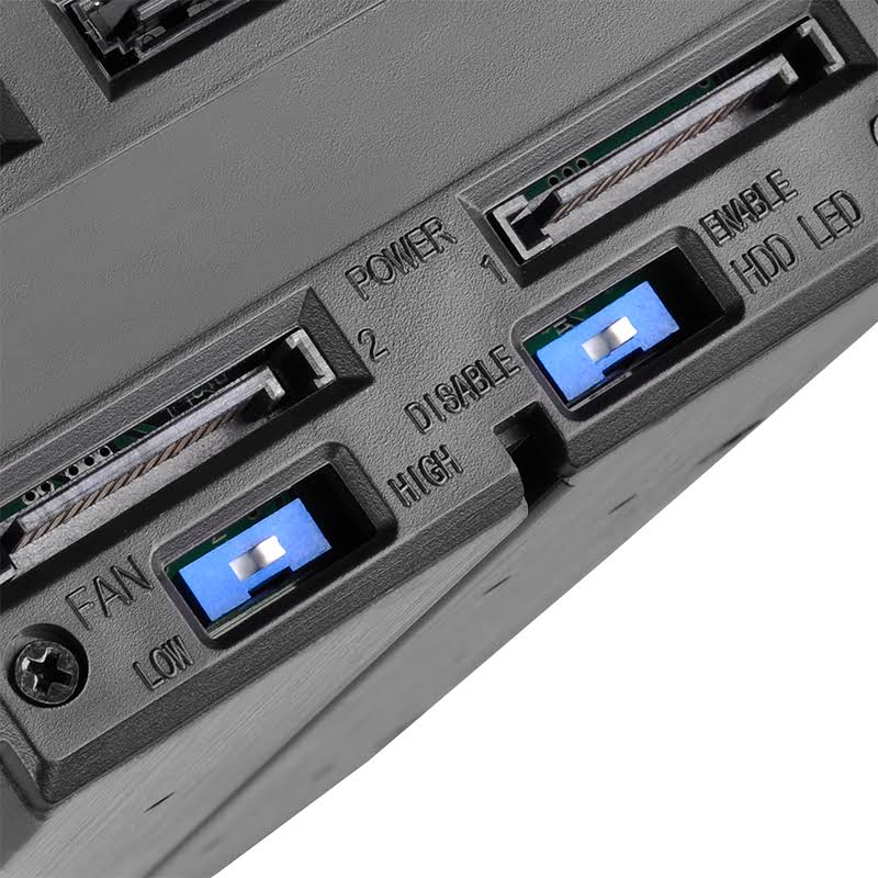 2x5.25x22 Device Bay to 3x3.5x22 SAS/SATA 6.0 Gbits Trayless Hot-Swap Cage Y93638