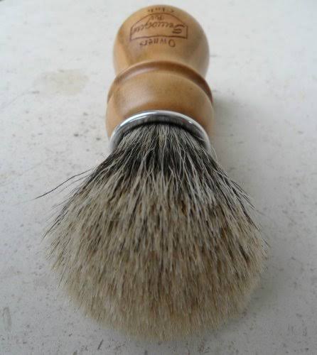 Cherry Wood Badger Shave Brush D131879