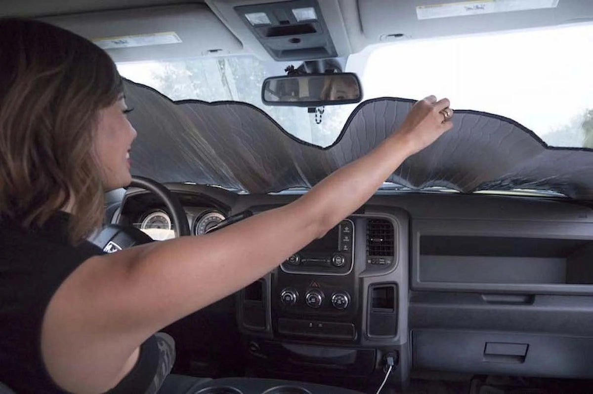 Custom Fit Windshield Sunshade I185546