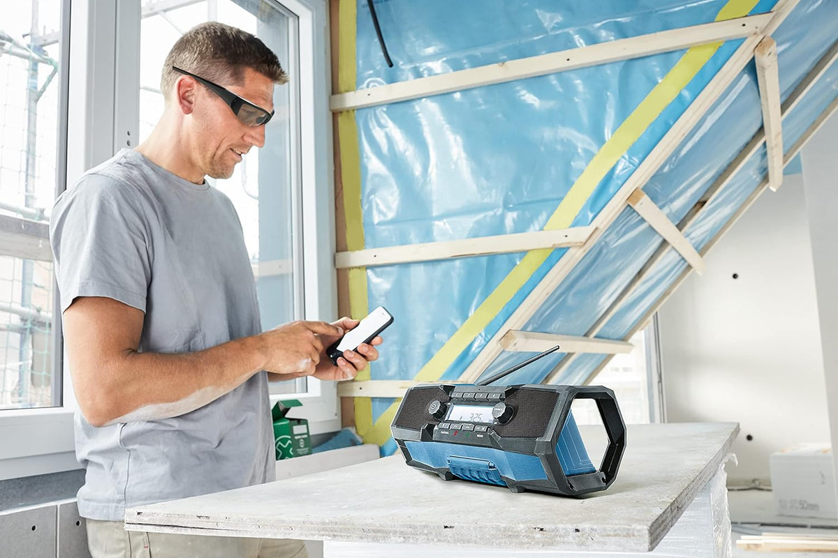 Compact Jobsite Radio with Bluetooth 5.0 L728