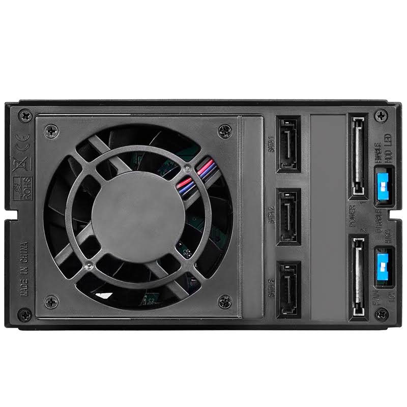 2x5.25x22 Device Bay to 3x3.5x22 SAS/SATA 6.0 Gbits Trayless Hot-Swap Cage Y93638
