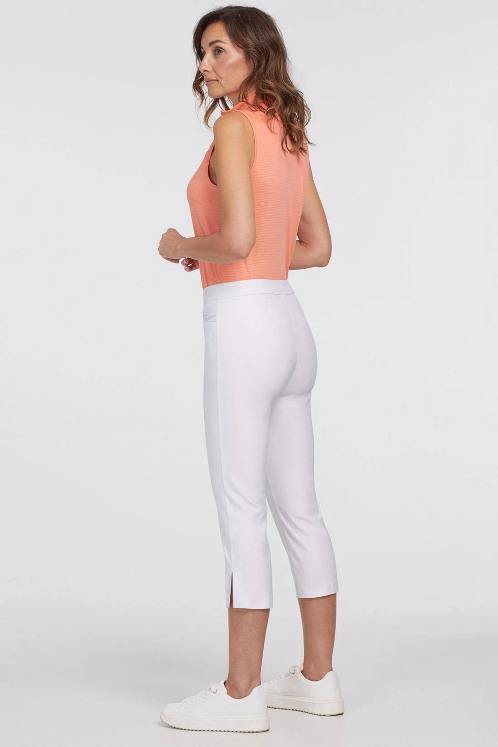 White Pull on Capri P984