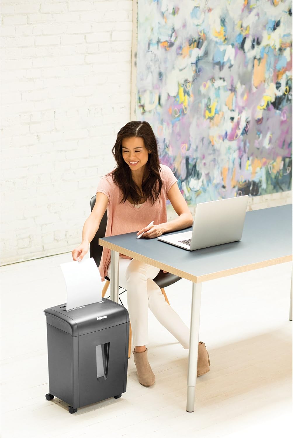 11-Sheet Cross-cut Paper and Credit Card Shredder W351