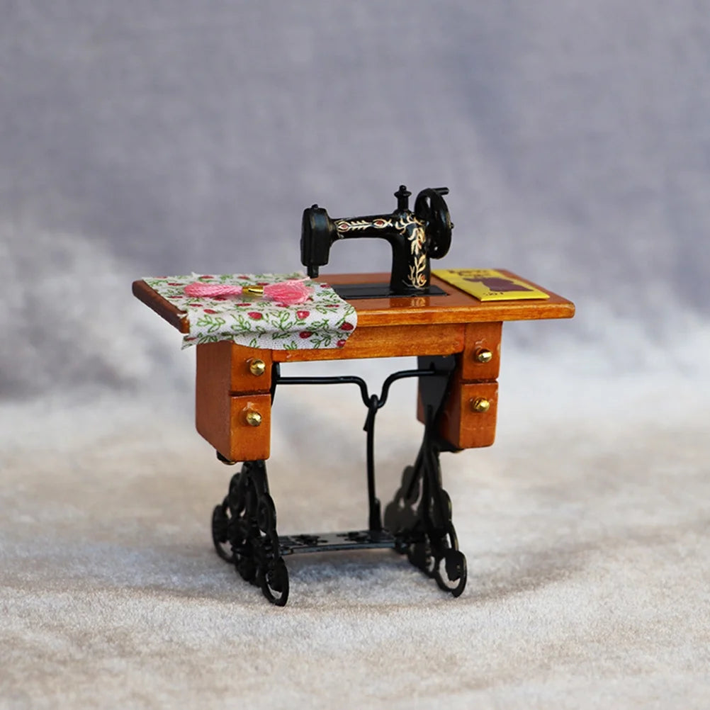 Vintage Metal Dollhouse Sewing Machine Toy C3221