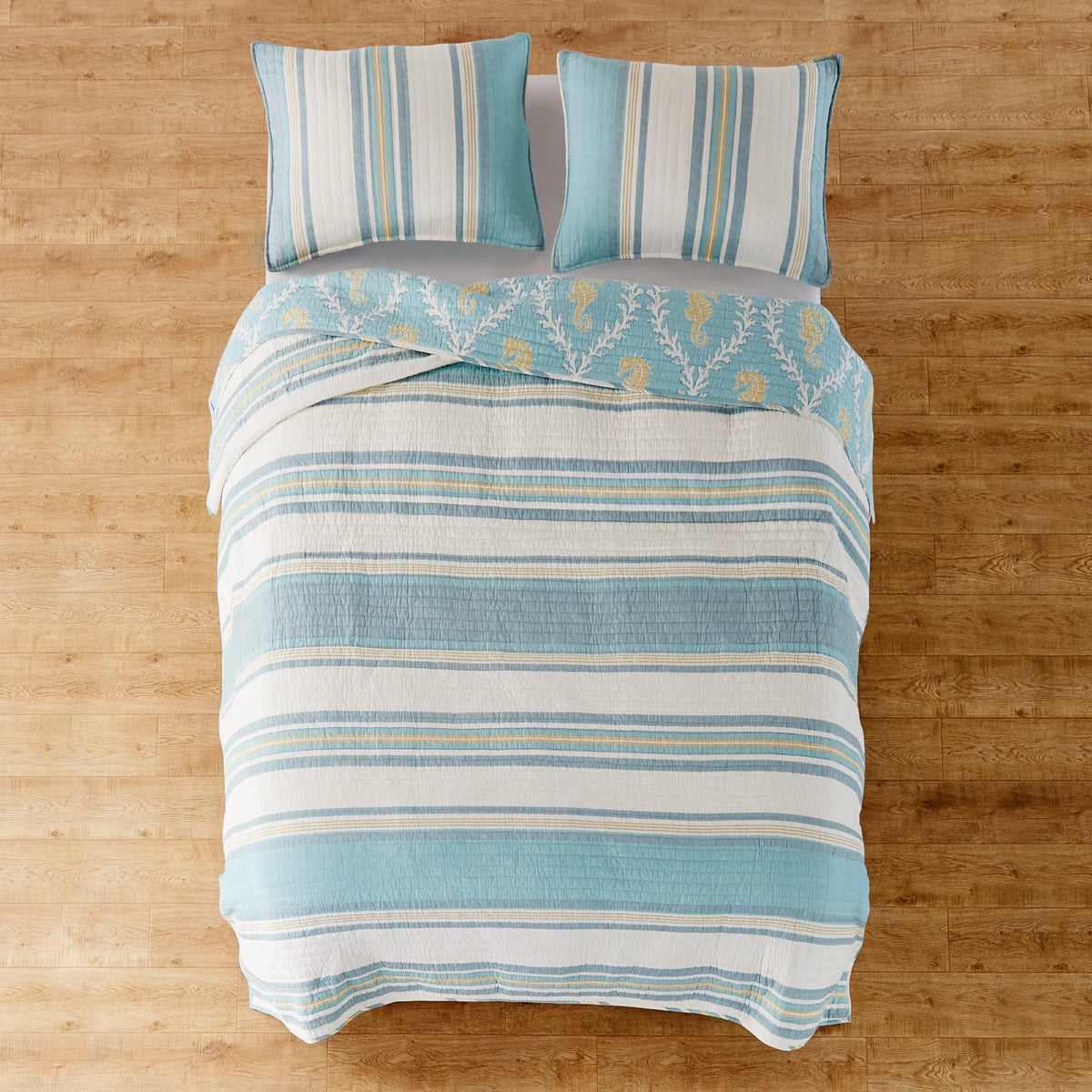 King Stripe Cotton Reversible Quilt Set with 2 Pillow Shams P746