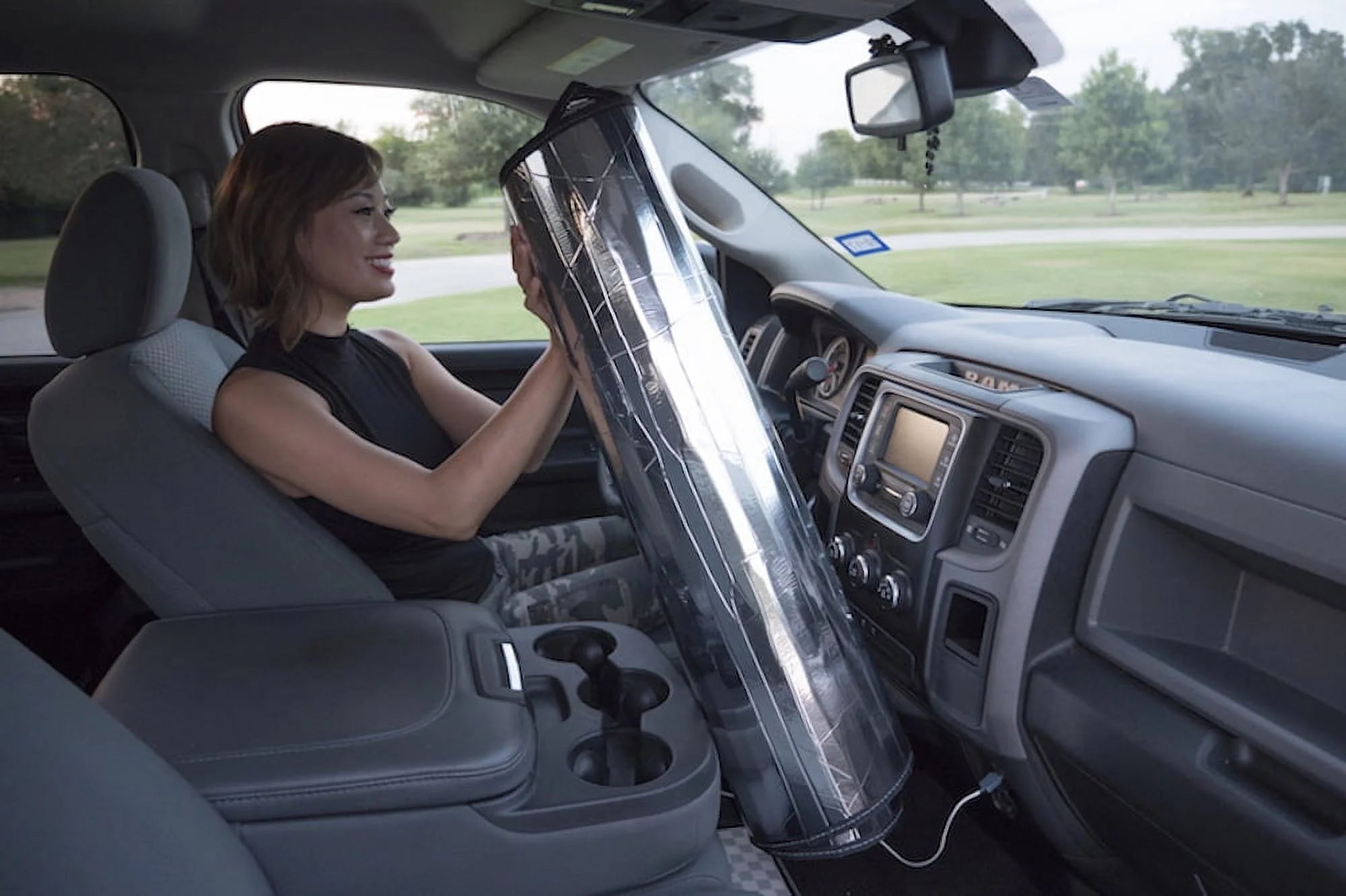 Custom Fit Windshield Sunshade I185546