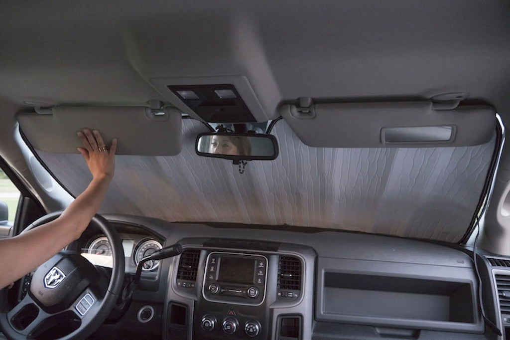 Custom Fit Windshield Sunshade I185546